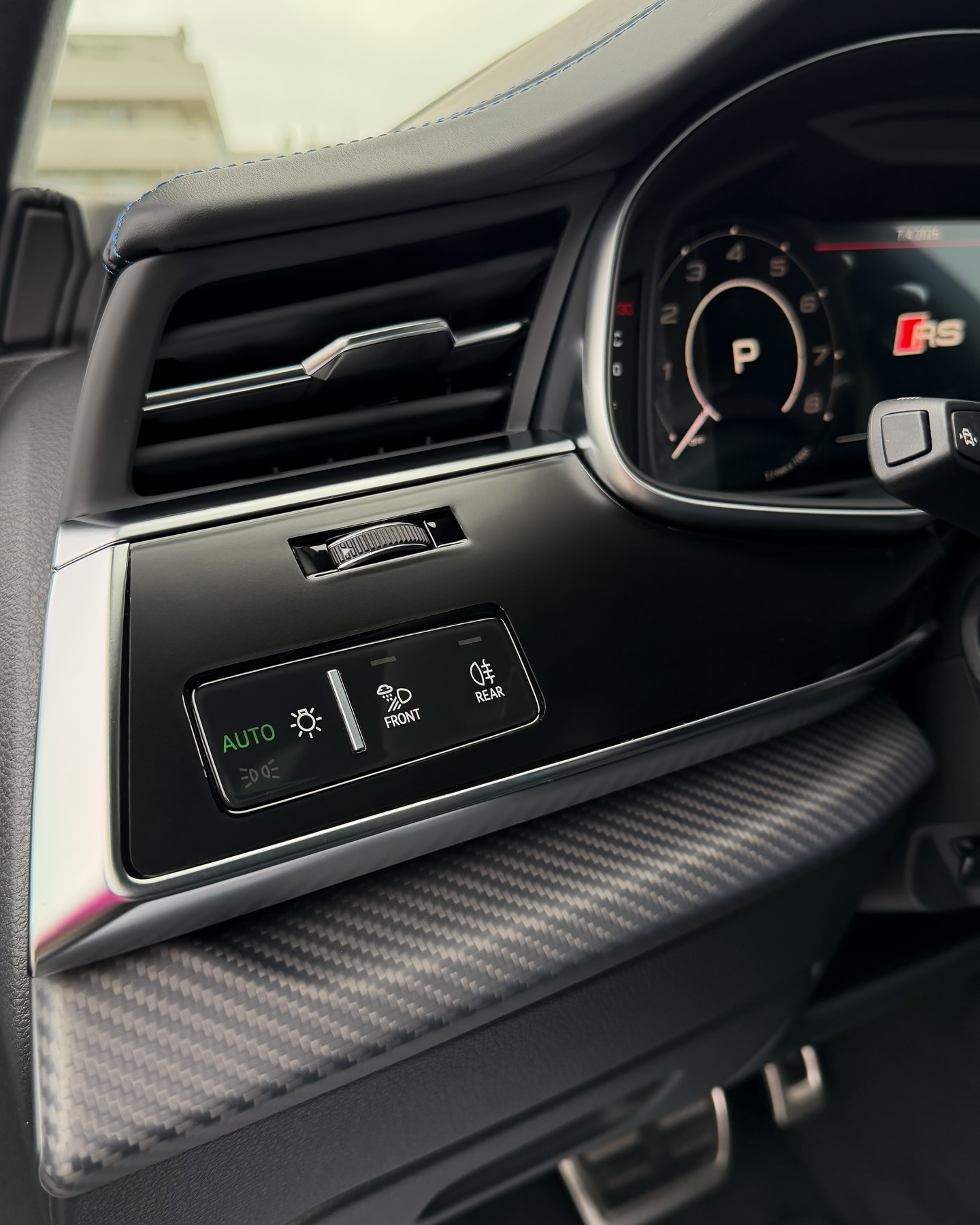Audi RS — czyszczenie deski rozdzielczej i nawiewników